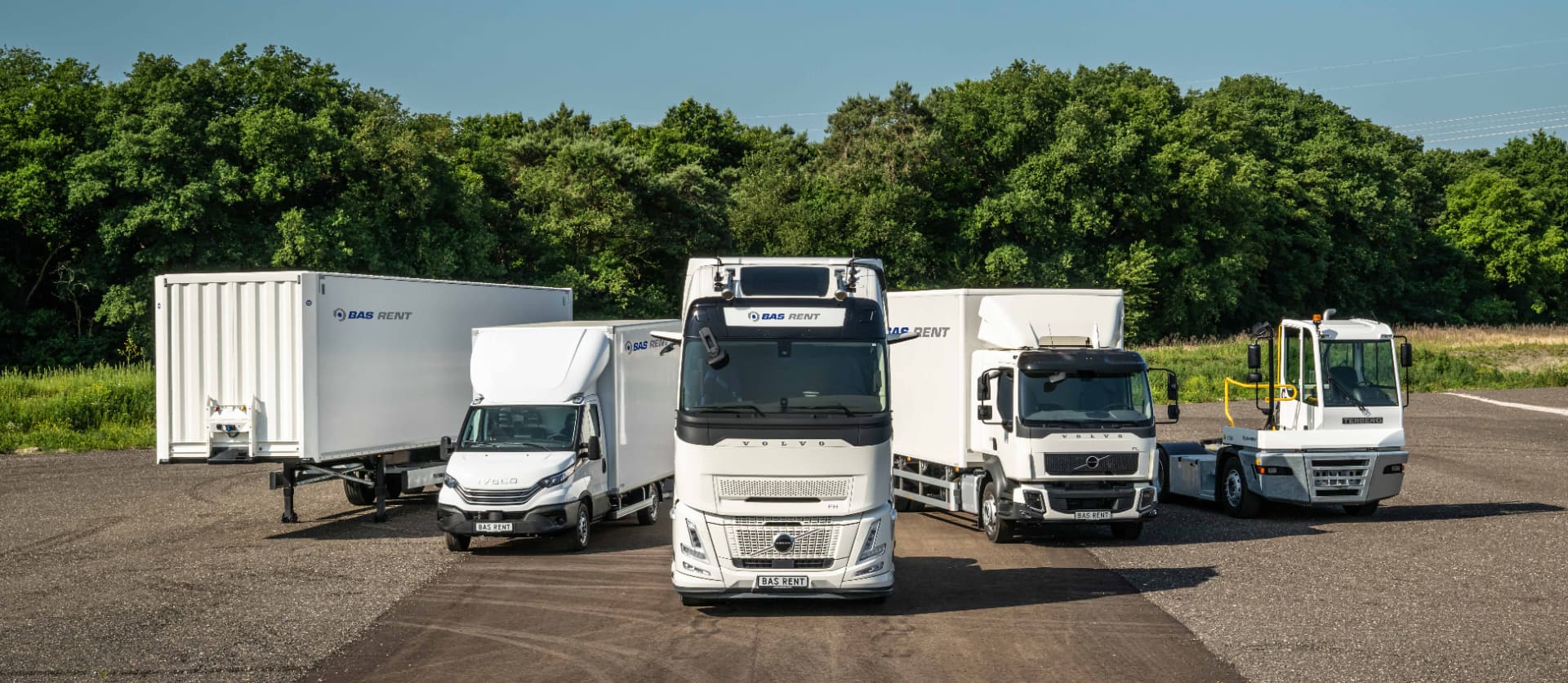 Die BAS Rent Big 5: Kofferauflieger, Iveco Daily Transporter, Volvo FH Sattelzugmaschine, Volvo FL Kofferfahrzeug und Terberg Terminal Trekker